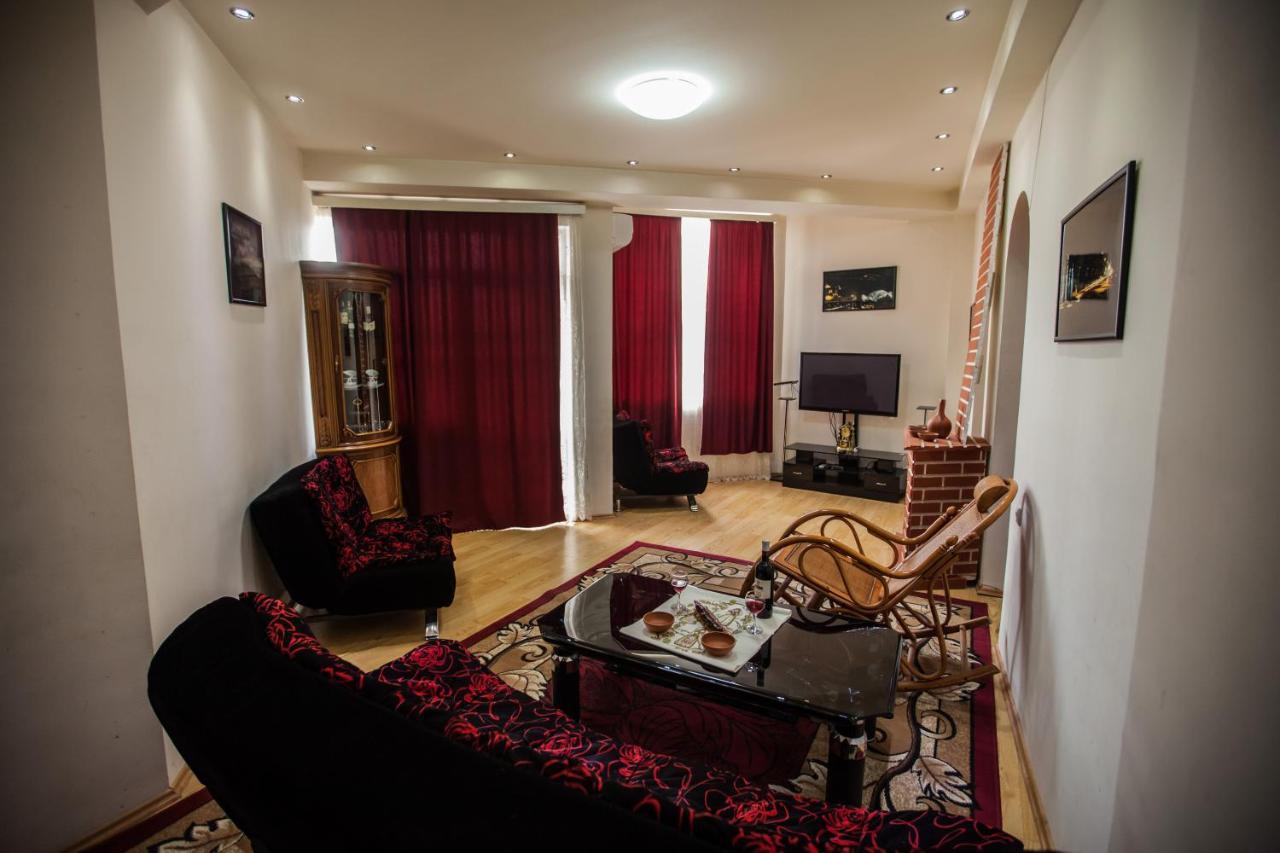 Sunny Apartments. Tbilisi. 300 Aragveli Buitenkant foto