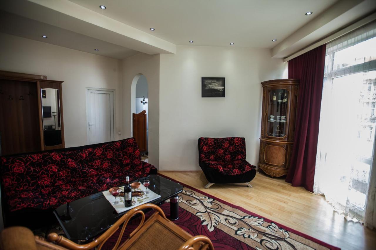 Sunny Apartments. Tbilisi. 300 Aragveli Buitenkant foto